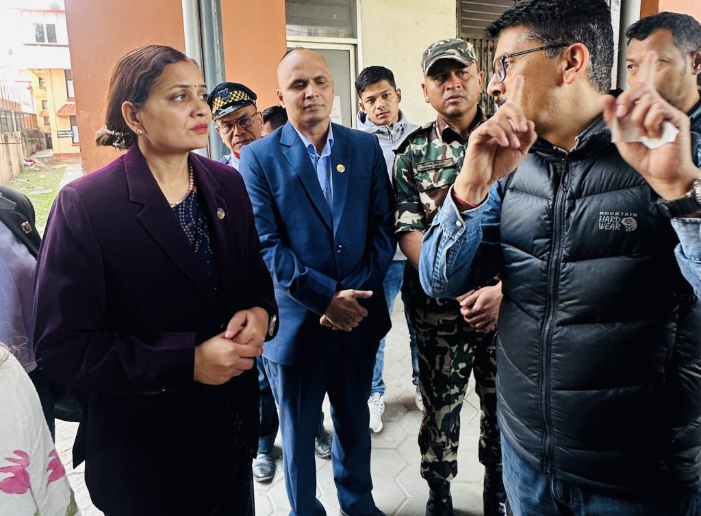 स्वास्थ्य मन्त्रीद्वारा आकस्मिक अनुगमन, सेवा सुधार गर्न निर्देशन