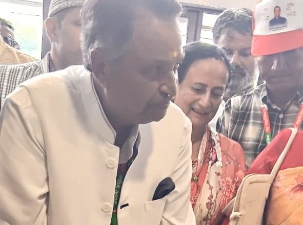 समावेशी समूहबाट कांग्रेस उपसभापतिमा विनोद चौधरीको उम्मेदवारी